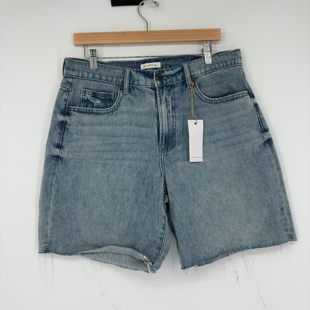 Neuflora Light Wash Denim Jean Shorts